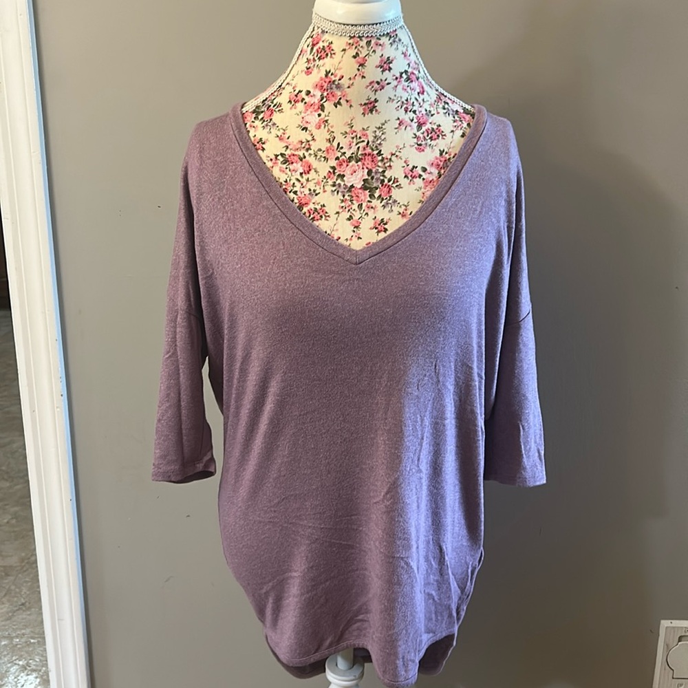 Medium high low three quarter sleeve express tunic